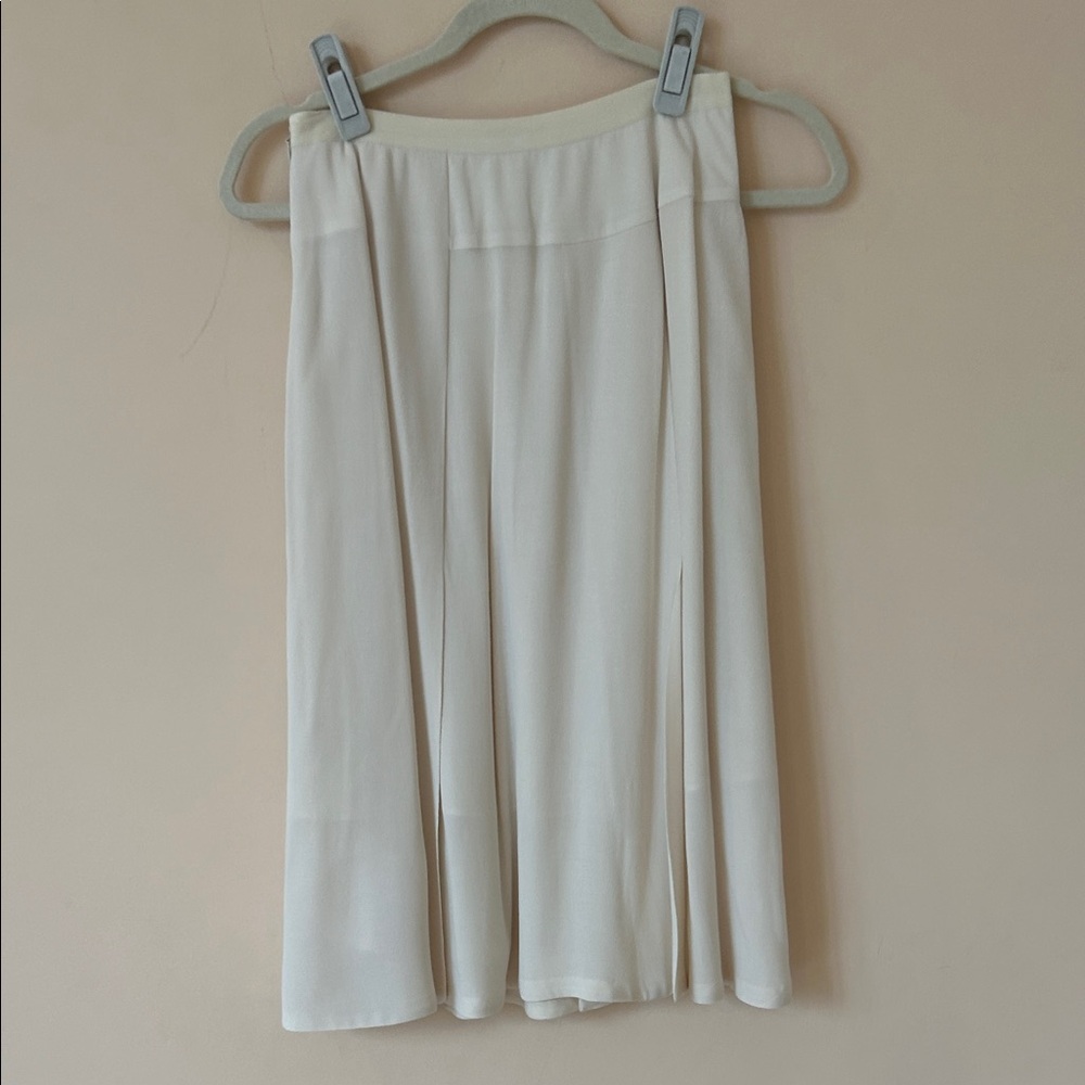 Rebecca Taylor white skirt. Soft pleats. Rayon/ polyester